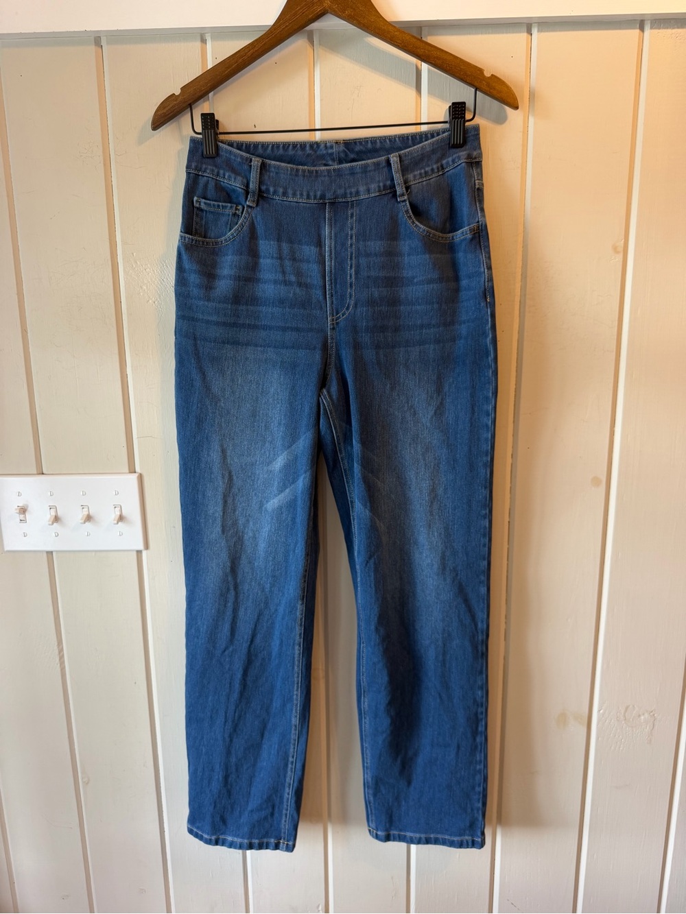 HALARA Dark Wash Straight-Leg Pull-On Jeans, Size Medium, NWOT